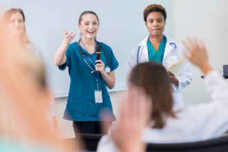 IBDSocial highlights strategies to connect culture, education, and health for a more inclusive society.