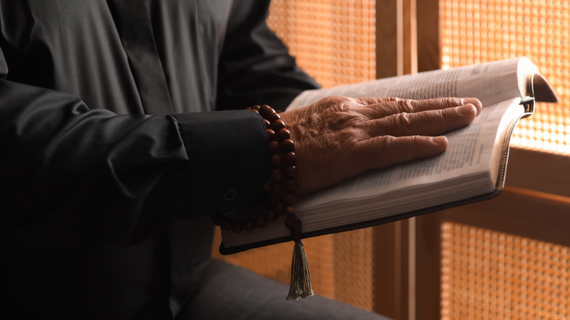 The mission of the priest as a spiritual father is centered on guiding souls toward eternity. Jose Eduardo De Oliveira e Silva emphasizes the depth of this pastoral responsibility.